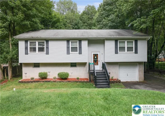 Homes for sale in Coolbaugh Twp, PA | 108 Moccasin Trl, Coolbaugh Twp, PA 18347 | MLS# 760221