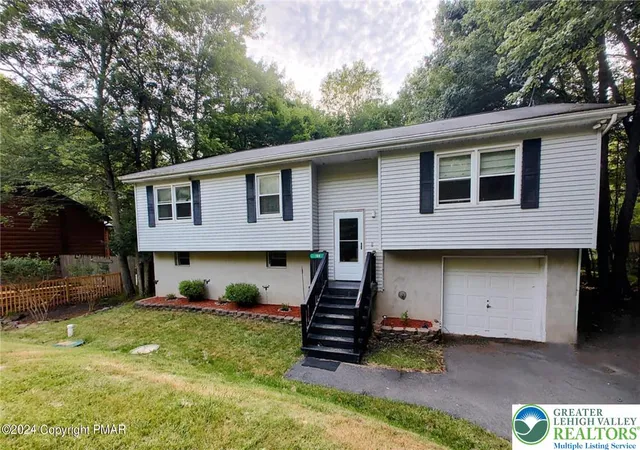 Homes for sale in Coolbaugh Twp, PA | 108 Moccasin Trl, Coolbaugh Twp, PA 18347 | MLS# 760221