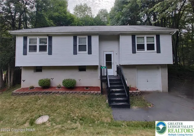 Homes for sale in Coolbaugh Twp, PA | 108 Moccasin Trl, Coolbaugh Twp, PA 18347 | MLS# 760221