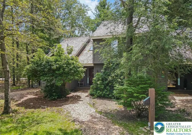 Photo 1 of Townhouse for sale at 214 Snow Ridge Cir, Kidder Twp N, PA 18624 | MLS# 760648 | Listing updated on 2026-07-15