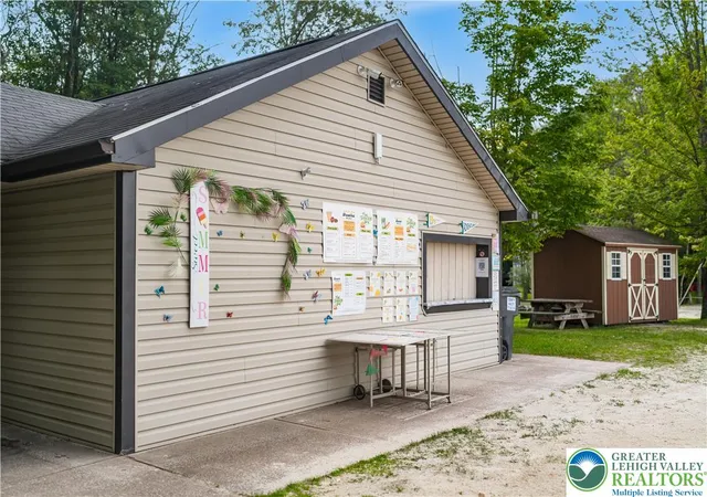 Homes for sale in Tobyhanna Twp, PA | 812 Beaver Run Rd, Tobyhanna Twp, PA 18347 | MLS# 763017