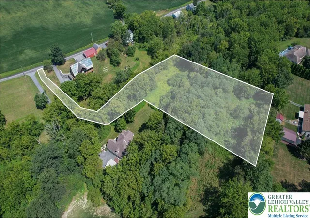 Homes for sale in North Whitehall Twp, PA | 4760 Mulberry St, North Whitehall Twp, PA 18037 | MLS# 762745