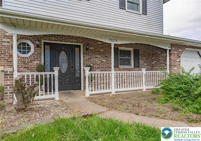 Homes for sale in East Allen Twp, PA | 7523 Franks Dr, East Allen Twp, PA 18014 | MLS# 766462