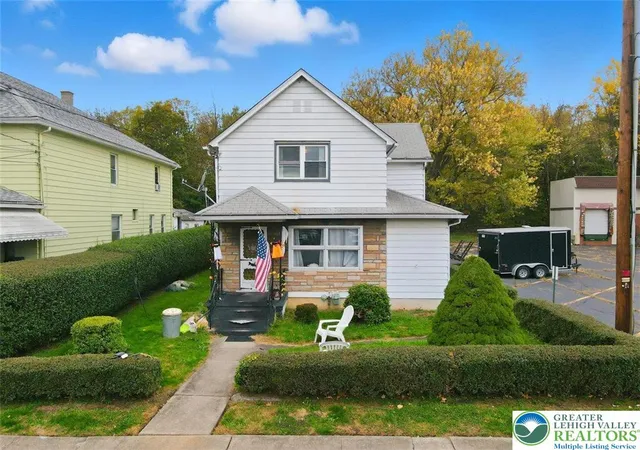 Photo 2 of Single Family Residence at 525 Dewey St, Scranton, PA 18519 | MLS# 767118 |  | Sold on 2026-04-17