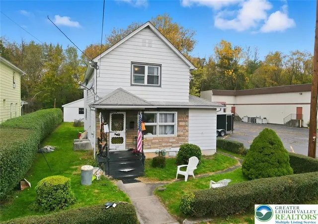 Photo 4 of Single Family Residence at 525 Dewey St, Scranton, PA 18519 | MLS# 767118 |  | Sold on 2026-04-17
