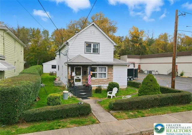 Photo 5 of Single Family Residence at 525 Dewey St, Scranton, PA 18519 | MLS# 767118 |  | Sold on 2026-04-17
