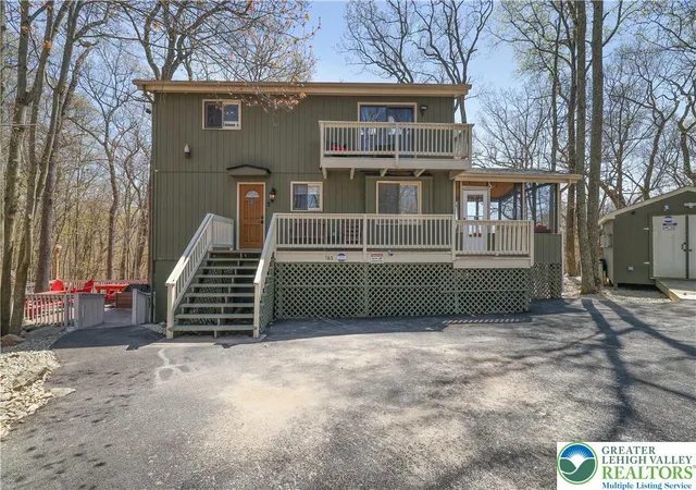 Photo 2 of Single family home for sale at 163 Cambridge Ct, Bushkill, PA 18324 | MLS# 767494 | Listing updated on 2026-07-31