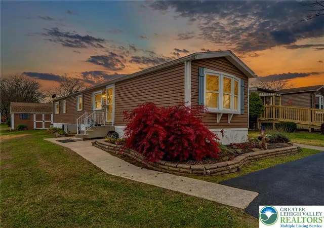 Homes for sale in Upper Mt Bethel Twp, PA | 12 Revolutionary Rd, Upper Mt Bethel Twp, PA 18343 | MLS# 767621