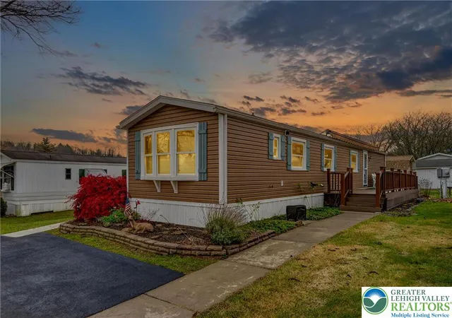 Homes for sale in Upper Mt Bethel Twp, PA | 12 Revolutionary Rd, Upper Mt Bethel Twp, PA 18343 | MLS# 767621