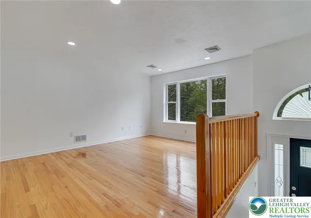 Photo 3 of Single Family Residence at 2105 Cottonwood Ln, Tobyhanna, PA 18466 | MLS# 768062 | | Sold on 2025-12-22