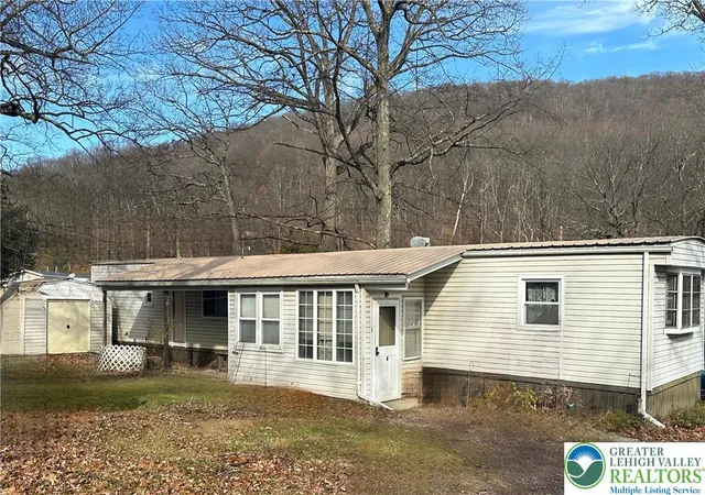 Homes for sale in Wind Gap Boro, PA | 6 Indian Trl, Wind Gap Boro, PA 18091 | MLS# 768497