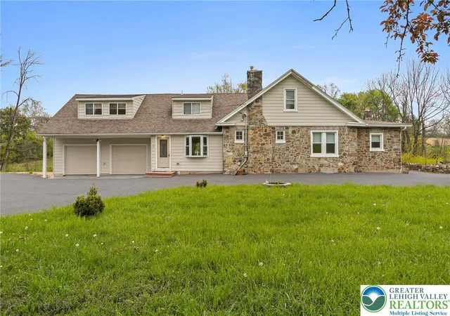 Homes for sale in Lower Saucon Twp, PA | 1790 Friedensville Rd, Lower Saucon Twp, PA 18015 | MLS# 768702