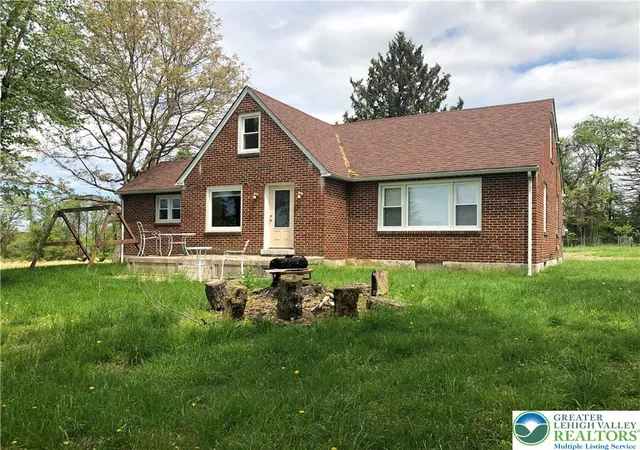 Homes for sale in Lower Saucon Twp, PA | 1931 Meadows Rd, Lower Saucon Twp, PA 18015 | MLS# 768705