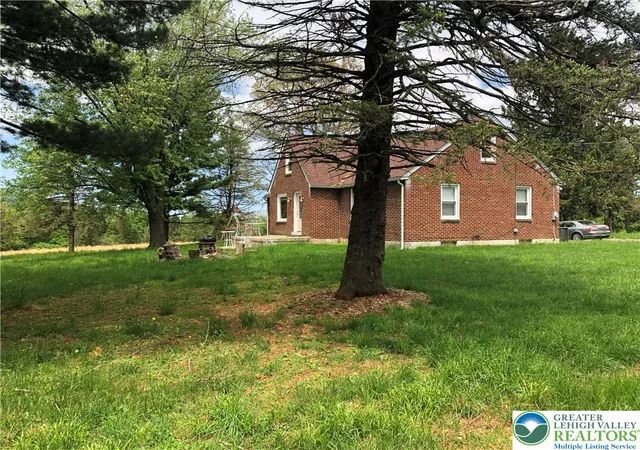 Homes for sale in Lower Saucon Twp, PA | 1931 Meadows Rd, Lower Saucon Twp, PA 18015 | MLS# 768705
