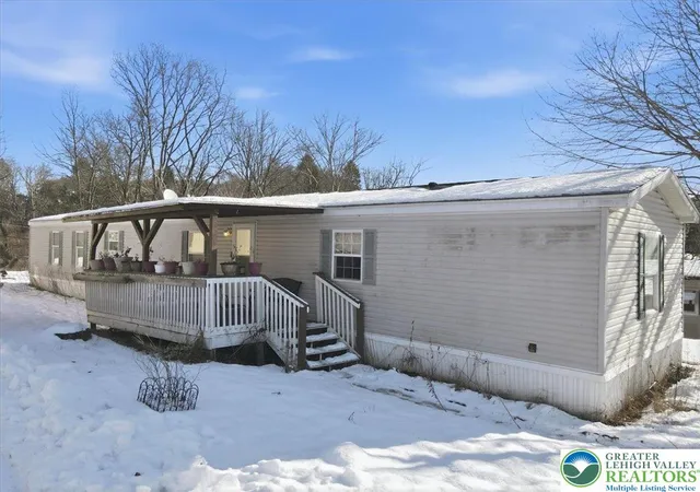 Homes for sale in Mahoning Twp, PA | 286 Lower Nis Hollow Dr, Mahoning Twp, PA 18235 | MLS# 769380