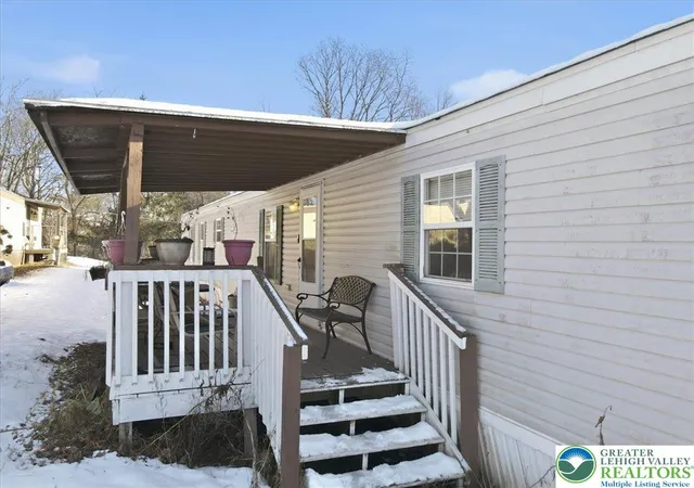 Homes for sale in Mahoning Twp, PA | 286 Lower Nis Hollow Dr, Mahoning Twp, PA 18235 | MLS# 769380