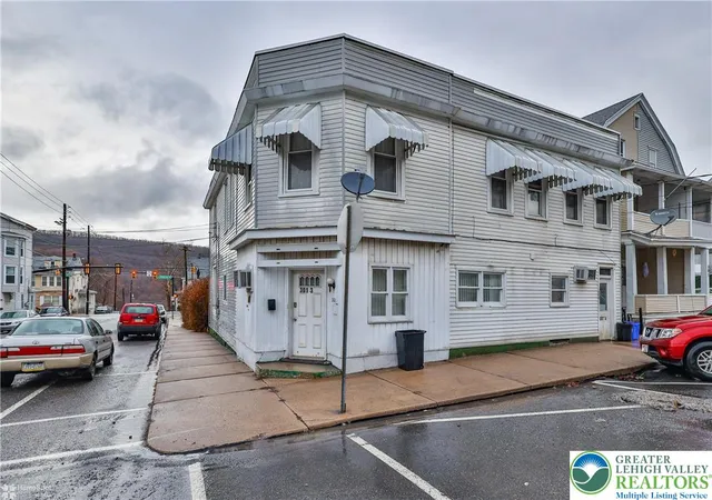 Homes for sale in Lansford Boro, PA | 301 Bertsch St, Lansford Boro, PA 18232 | MLS# 769394