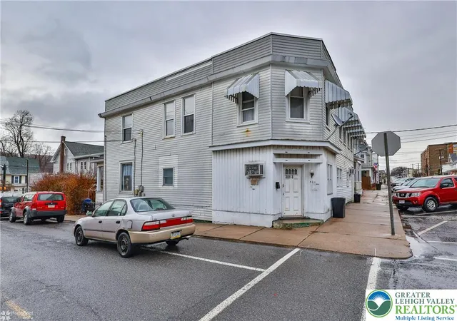 4th image of 301 Bertsch St, Lansford Boro, PA 18232 | MLS# 769394