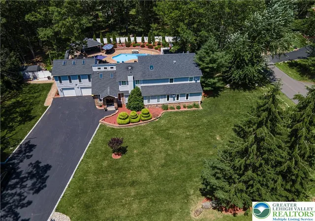 2nd image of 1555 Longleaf Dr, Chestnuthill Twp, PA 18330 | MLS# 770055