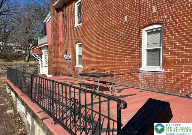 3rd image of 412 Pennsylvania Ave, Roseto, PA 18013 | MLS# 770603