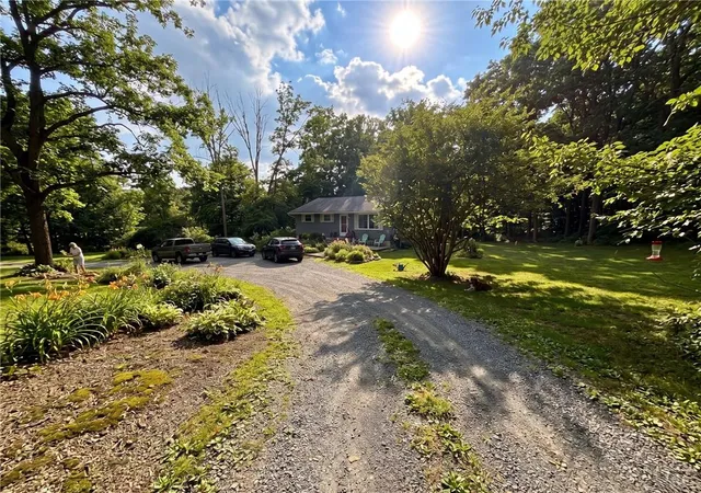 Homes for sale in Smithfield Twp, PA | 162 Independence Rd, Smithfield Twp, PA 18301 | MLS# 770703