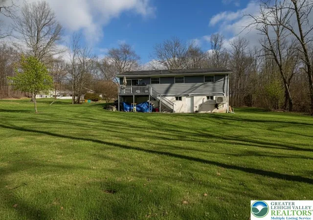 Homes for sale in Smithfield Twp, PA | 162 Independence Rd, Smithfield Twp, PA 18301 | MLS# 770703