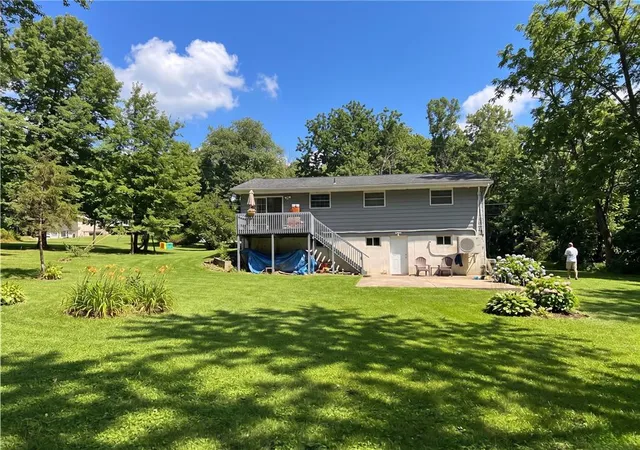 Homes for sale in Smithfield Twp, PA | 162 Independence Rd, Smithfield Twp, PA 18301 | MLS# 770703