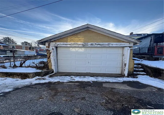 Homes for sale in Fountain Hill Boro, PA | 515 N Bishopthorpe St, Fountain Hill Boro, PA 18015 | MLS# 770942