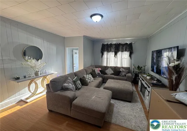 Homes for sale in Fountain Hill Boro, PA | 515 N Bishopthorpe St, Fountain Hill Boro, PA 18015 | MLS# 770942