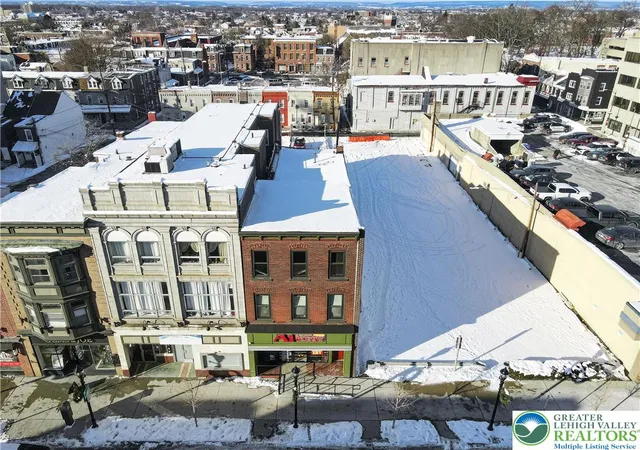 63rd image of 1015 W Hamilton St, Allentown City, PA 18101 | MLS# 770973