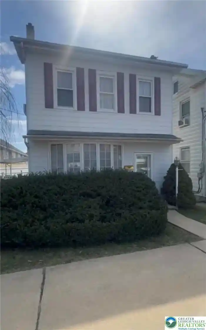 Single family home for sale at 207 Chestnut St, Slatington, PA 18080 | MLS# 771063