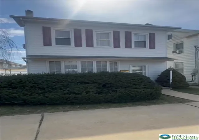 1st image of 207 Chestnut St, Slatington, PA 18080 | MLS# 771063