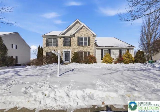 Homes for sale in Lower Macungie Twp, PA | 2301 Goldenrod Dr, Lower Macungie Twp, PA 18062 | MLS# 769422
