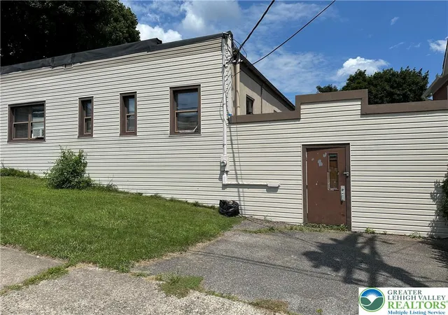 Photo 1 of Multi family home for sale at 527 Division St, Bangor, PA 18013 | MLS# 771347 | Listing updated on 2026-07-28