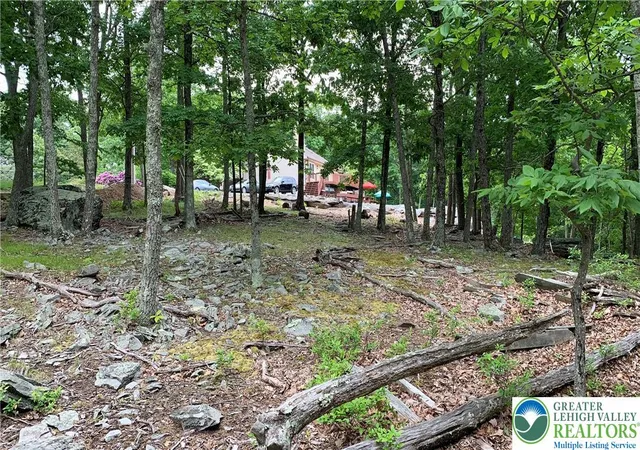 Photo 5 of Single family home for sale at 3205 Ely Ct, Bushkill, PA 18324 | MLS# 771408 | Listing updated on 2026-07-31