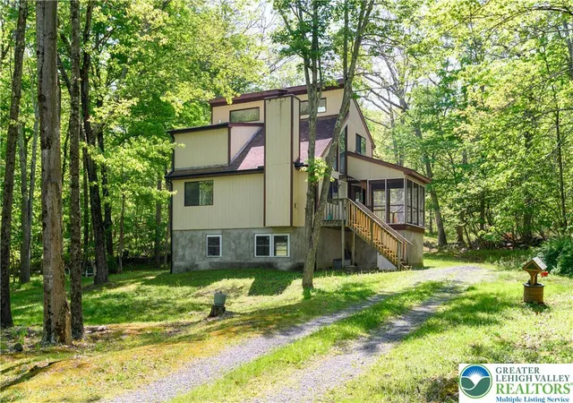 Homes for sale in Lehman Twp, PA | 218 Blue Jay Ct, Lehman Twp, PA 18324 | MLS# 771534