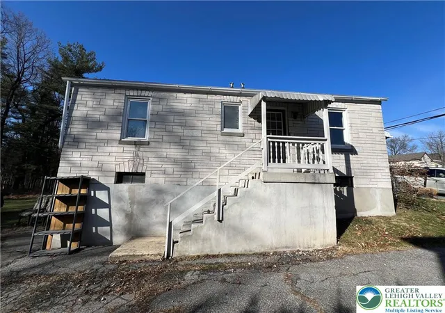 Homes for sale in Lehigh Twp, PA | 3749 Mountain View Dr, Lehigh Twp, PA 18038 | MLS# 771865