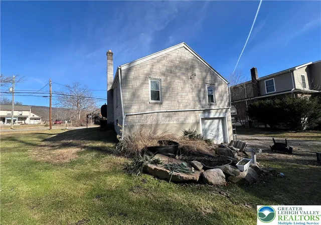 Homes for sale in Lehigh Twp, PA | 3749 Mountain View Dr, Lehigh Twp, PA 18038 | MLS# 771865