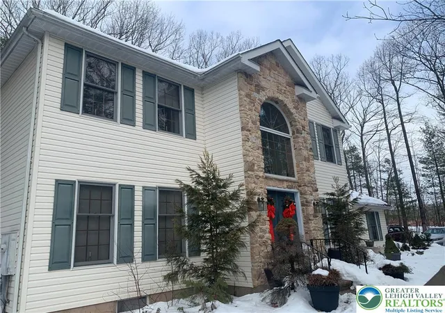 Homes for sale in Chestnuthill Twp, PA | 25 Rollingwood Trl, Chestnuthill Twp, PA 18353 | MLS# 771887