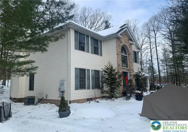 Homes for sale in Chestnuthill Twp, PA | 25 Rollingwood Trl, Chestnuthill Twp, PA 18353 | MLS# 771887