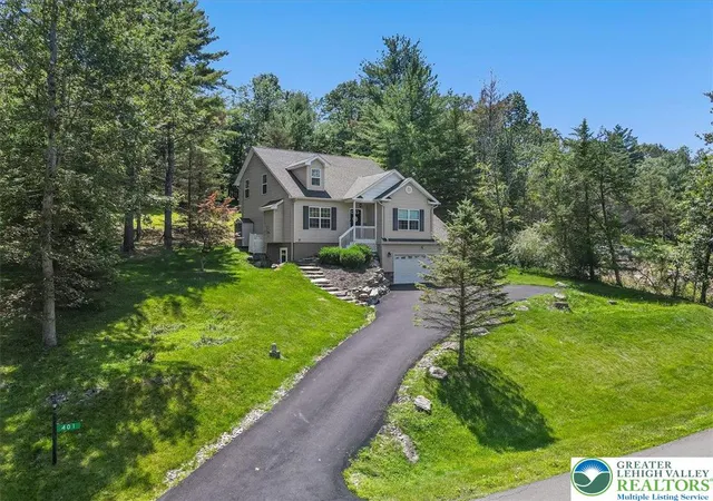 Homes for sale in Smithfield Twp, PA | 401 Pierce Ln, Smithfield Twp, PA 18301 | MLS# 772095