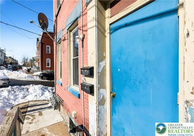 Photo 3 of Sale Pending at 697 Ferry St, Easton, PA 18042 | MLS# 772150 | Listing updated on 2026-07-24