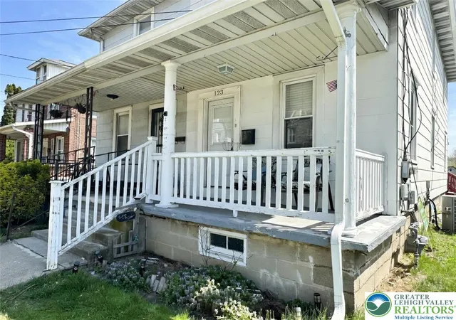Homes for sale in Nazareth Boro, PA | 123 Spring St, Nazareth Boro, PA 18064 | MLS# 772211