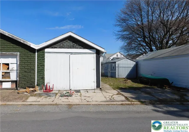 16th image of 103 E Amidon St, Summit Hill, PA 18250 | MLS# 771740