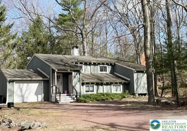 2nd image of 9 Sassafras Rd, Lake Harmony, PA 18624 | MLS# 772395