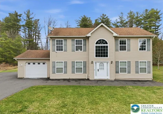 Homes for sale in Blakeslee, PA | 136 Kimberly Dr, Blakeslee, PA 18610 | MLS# 772403