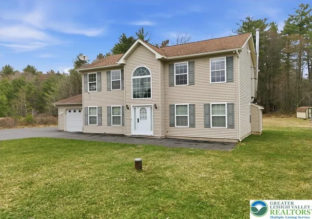 Homes for sale in Blakeslee, PA | 136 Kimberly Dr, Blakeslee, PA 18610 | MLS# 772403