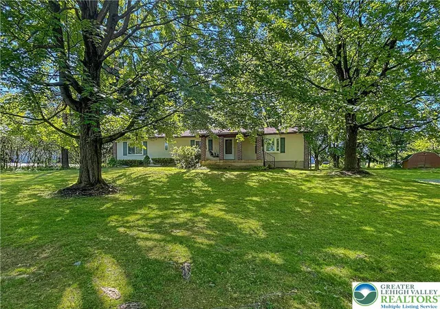 Homes for sale in Bethlehem Twp, PA | 3406 Church Rd, Bethlehem Twp, PA 18045 | MLS# 772282