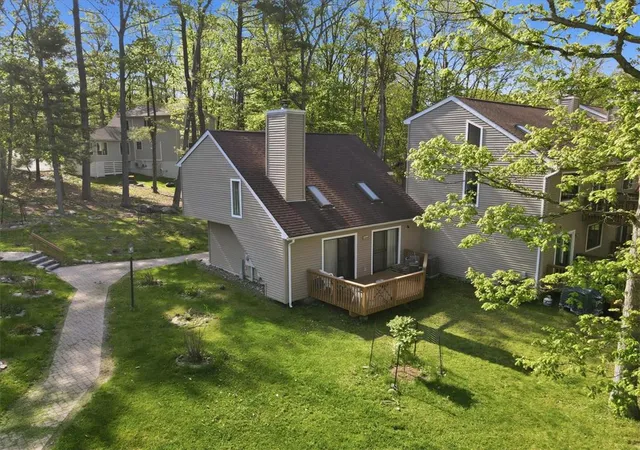 Photo 2 of Townhouse for sale at 3322 Windermere Dr, Bushkill, PA 18324 | MLS# 772706 | Listing updated on 2026-07-16