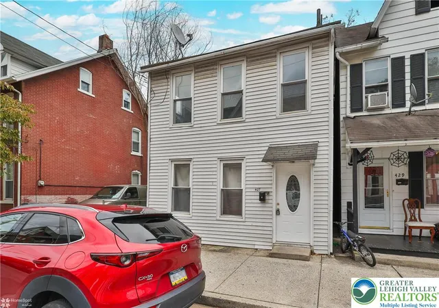 Homes for sale in Bethlehem City, PA | 427 Pawnee St, Bethlehem City, PA 18015 | MLS# 772671